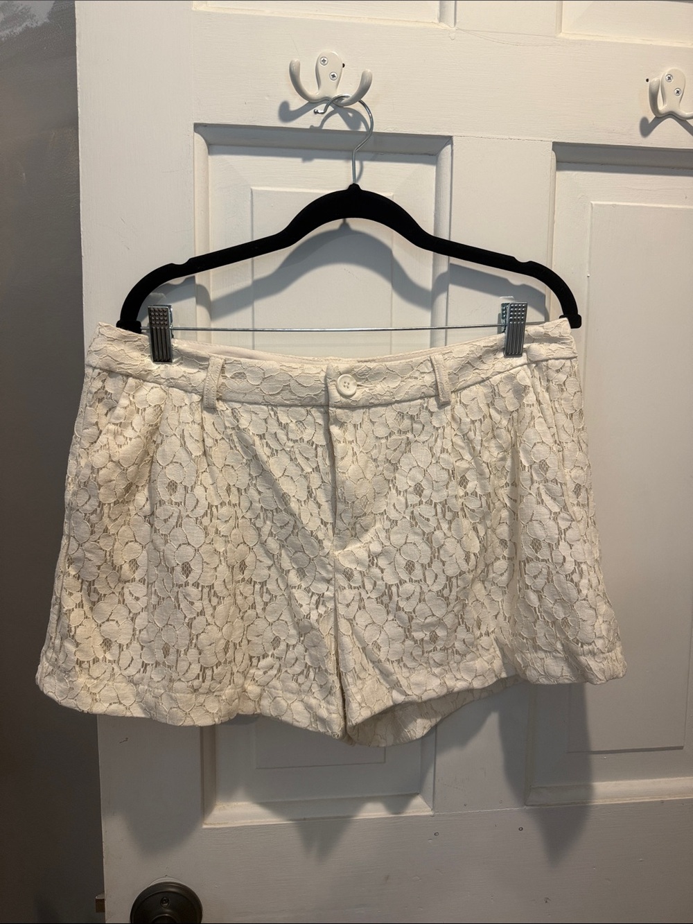 LC Lauren Conrad Cream Lace Bermuda Shorts